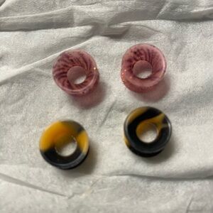 Two Pairs of Silicone Swirl Ear Gauges - size 0